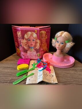 Vintage 1972 Barbie Beauty Center Styling Head W/Accessories Shown & Box